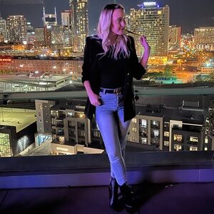 Meet your Posher, Maegan